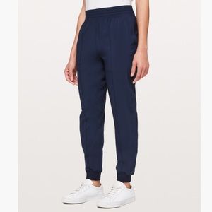 Lululemon Wanderer Jogger 28"